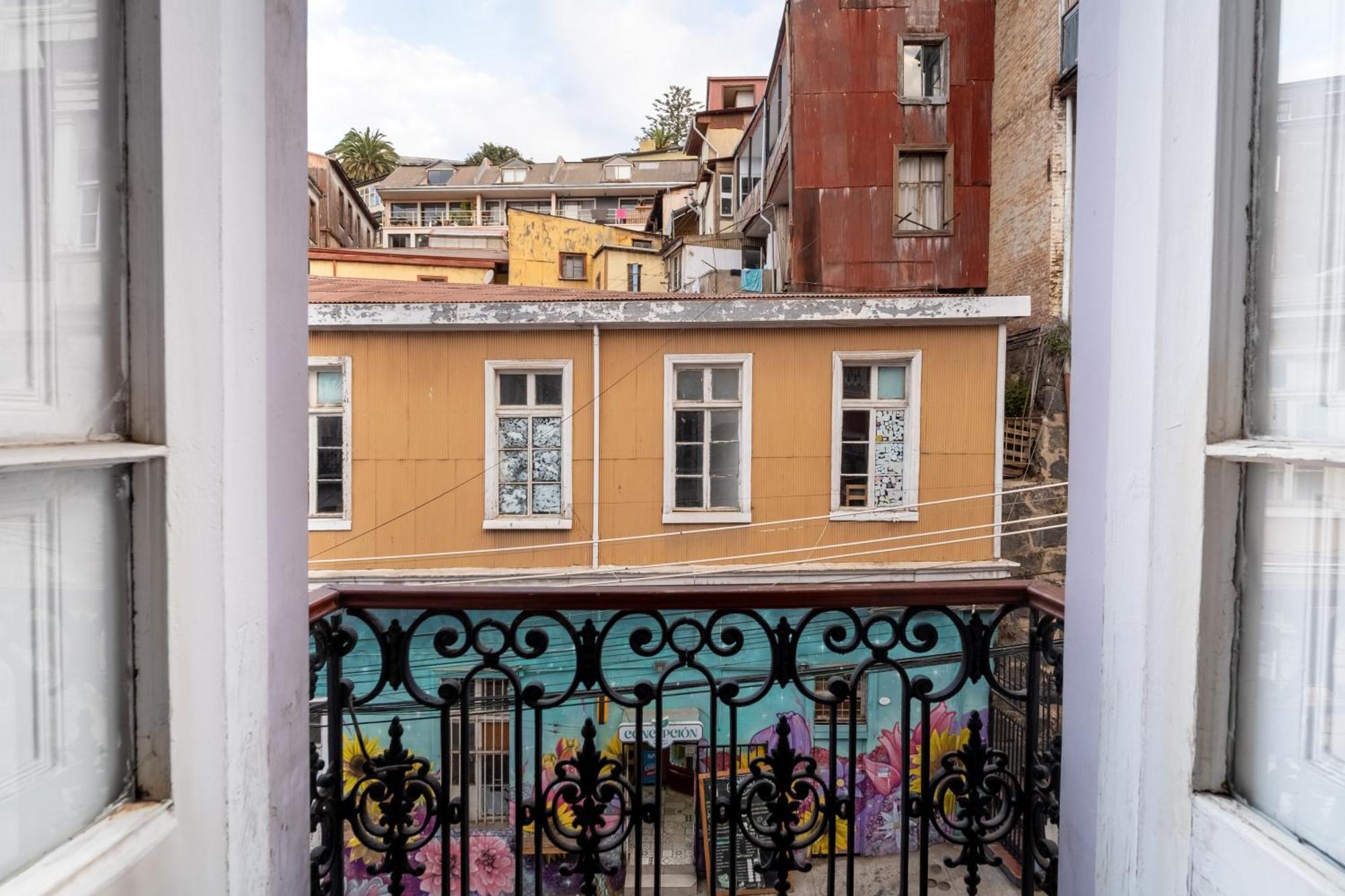 Maki Hostels & Suites Valparaiso Exterior photo